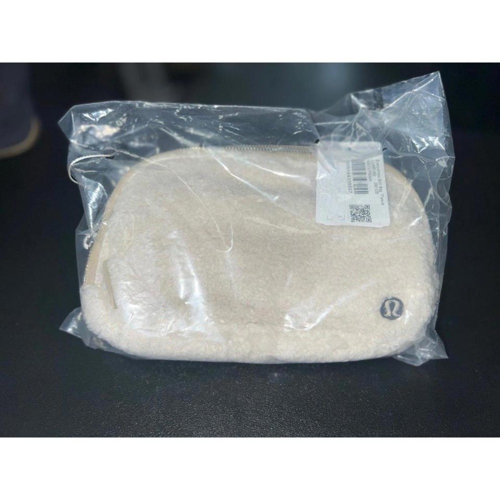 Lululemon Everywhere Belt Bag OS Natural Ivory Trench Fleece NWT Athleisure